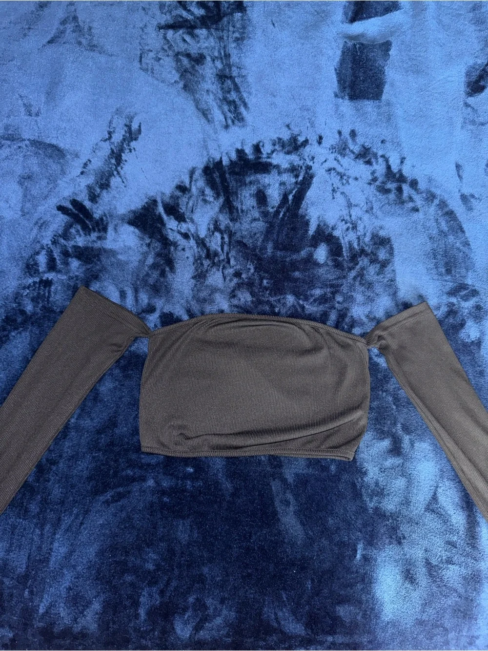 Women's Black Off-Shoulder Long Sleeve Crop Top